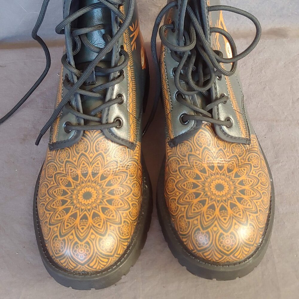 SLOTH BOOTS